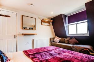 West Pier Beach - by Brighton Holiday Lets