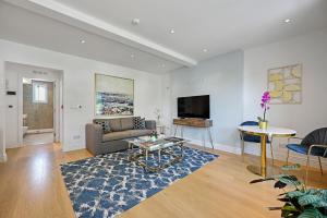 Large Flat at Nightingale Suites