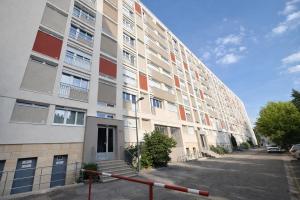 PROCHE CENTRE, Parking Gratuit