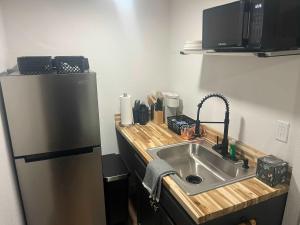 Cozy Ground Floor Studio Near Disney