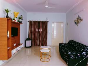 Spacious flat close to wipro and ecoworld