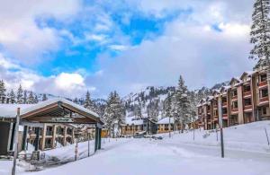 The Meadows - 2 Bdrm Family Condo in Kirkwood