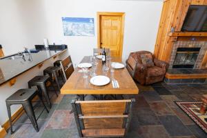 The Meadows - 2 Bdrm Family Condo in Kirkwood