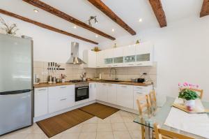 Lichtdurchflutete Finca mit Alpaka-Ranch in der Nähe, Privatpool, Grillbereich, Waschmaschine