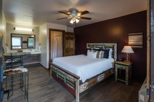 Bentwood Texas Suite 3