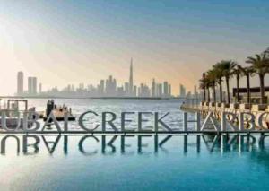 Vacationer Holiday Homes l Contemporary 2 Bedroom l Pool, Gym, Private Beach Access