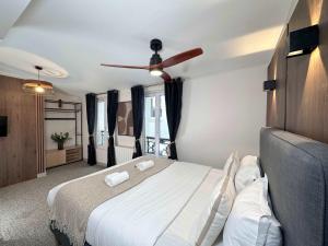 Montparnasse Deluxe studio for 3