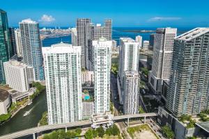 Urban Oasis 2BR Loft Residence in Brickell