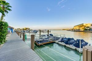 Pool, Docks! Angler Oasis 2 Mi to Tigertail Beach