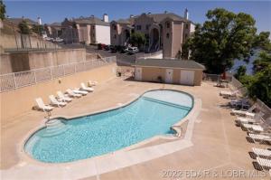 Upscale Condo, Amazing Views, Pools and Pickleball
