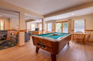 Climate Change - Duck, Sea Tern, Oceanside, 280 Yds to Beach, Pool, Hot Tub, Pets OK