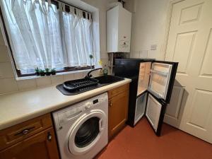 Budget Carlisle Home for 4 with Parking & Garden