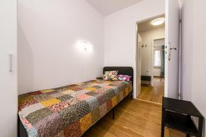 Old Town Square Apt - Balcony, Top Location - by Rentujemy