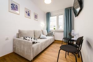 Old Town Square Apt - Balcony, Top Location - by Rentujemy