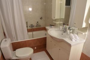 Modern City Apartment Balcony & Free Parking