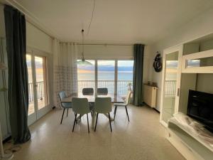 Waterfront close beach casino