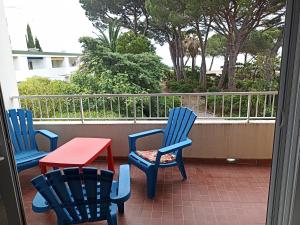 Appartement dans résidence sécurisée avec terrasse vue mer et accès direct plage