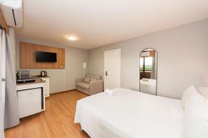 Apto-Flat Alto da XV-Centro Piscina e Academia