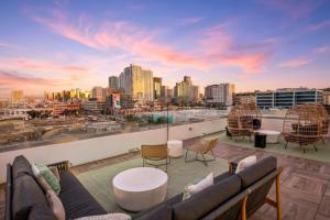 Urban Oasis w Rooftop Views Heart of San Diego