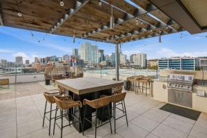 Urban Oasis w Rooftop Views Heart of San Diego