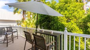 Parrot Perch by AvantStay Old Town Key West w Shared Pool Month-Long Stays Only