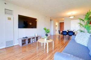 Modern Pentagon City Retreat