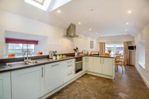 3 Bed in Llanfwrog oc-f31055