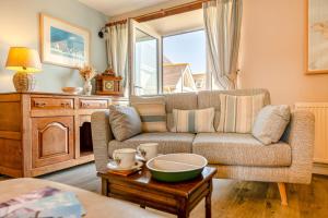 3 Bed in Llanfwrog oc-f31056