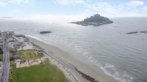 3 Bed in Marazion oc-m30668