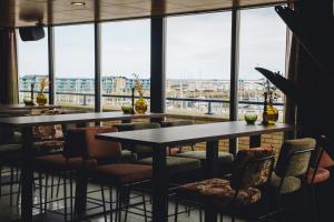 Leonardo Hotel IJmuiden Seaport Beach