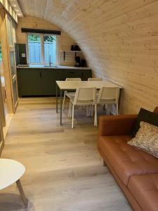 t Scheldehuisje op camping - sanitair in toiletgebouw