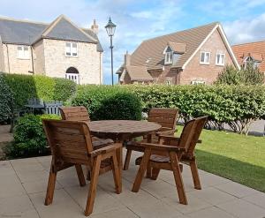 Joes Beach House - Part of the The Bay Filey Holiday Village with pool, gym and direct beach access, pub, restaurant, tennis and meadows walks