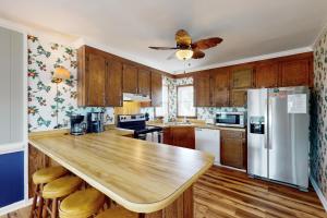 HB149 Roberts Retreat