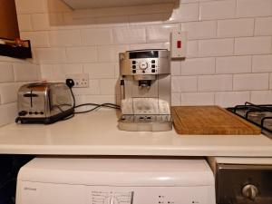 Charming Studio Sleeps 2 - Kentish Town NWLondon