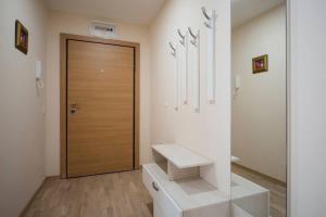 5 minutes sity center plus parking