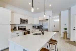 Half-Mi to the Triangle! Chic Emmaus Townhome