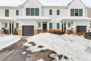 Half-Mi to the Triangle! Chic Emmaus Townhome