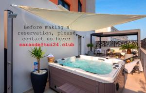 Studio Apartment with Partial Seaview