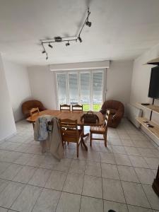 La Chaume Centre village Magny-Cours 5 ou 8 Couchages