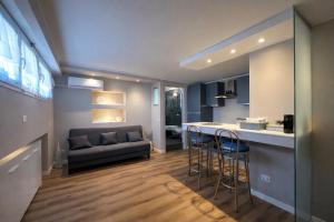 -3 min walk from the metro- Wi-Fi and privacy -