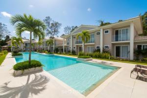 Casa 2 Suítes em Cond. c Piscina MNT0058