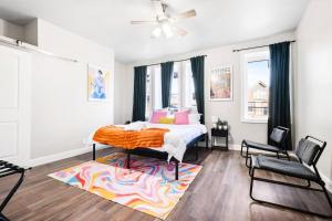 Hot Tub W 3 Beds 2 Bath Games & Huge Backyard