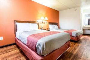 Quadruple Room - Non-Smoking room in Motel 6-Grove City OH