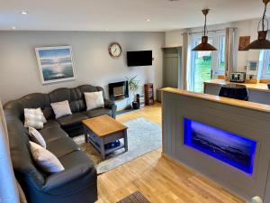 Luxury Modern Costal Escape & Pool