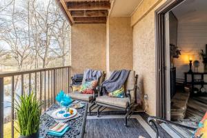 Riverfront Condo Super Conveniently Located