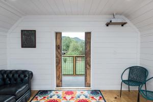 Riverfront Barndominium Incredible Outdoor Space