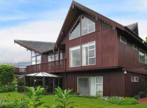 Eclectic 70s Mansion