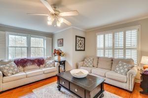 Knoxville Farmhouse Retreat! Easy Access to Town