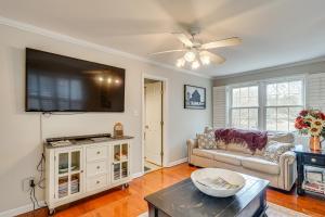 Knoxville Farmhouse Retreat! Easy Access to Town