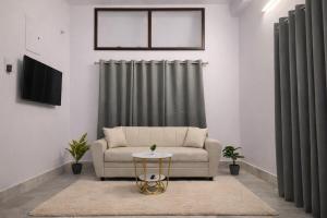 Comfort Home Cozy 2BHK Flat Near Airport